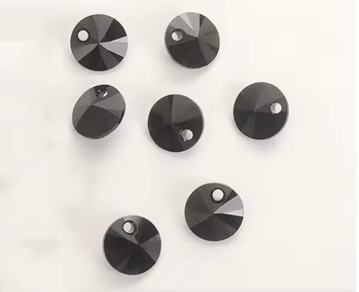 Cyrkonie okrągłe czarne 4mm z otworem 10szt
