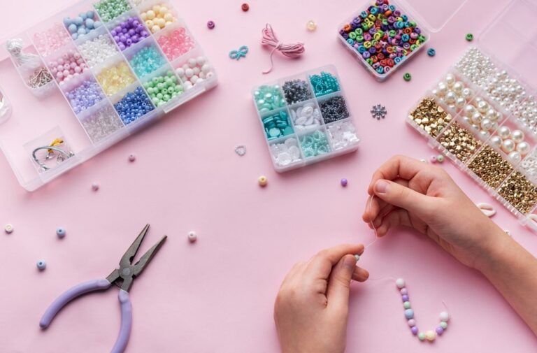 Jak wybrać koraliki do konkretnego projektu? Przewodnik po rozmiarach i kształtach
